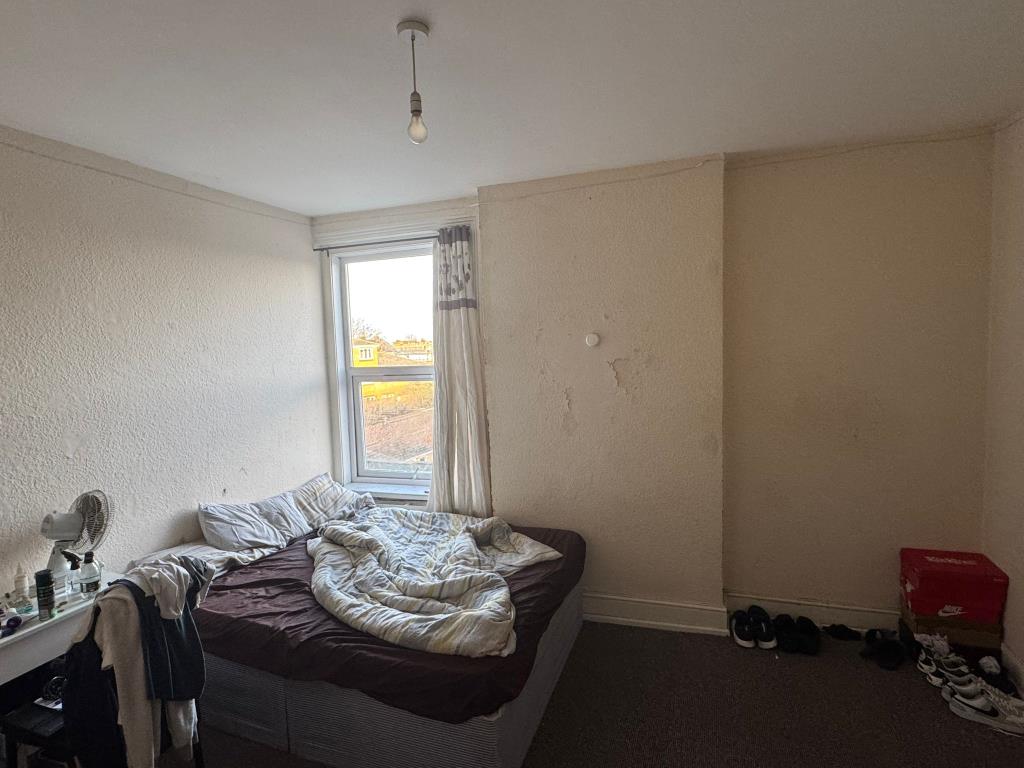 Lot: 49 - FREEHOLD MIXED USE COMMERCIAL RESIDENTIAL - Bedroom Two of 244a Kingston Road